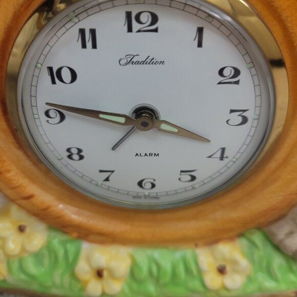 Vintage Ceramic Bear Mantle Table Clock Made In Japan - Picture 2 of 11
